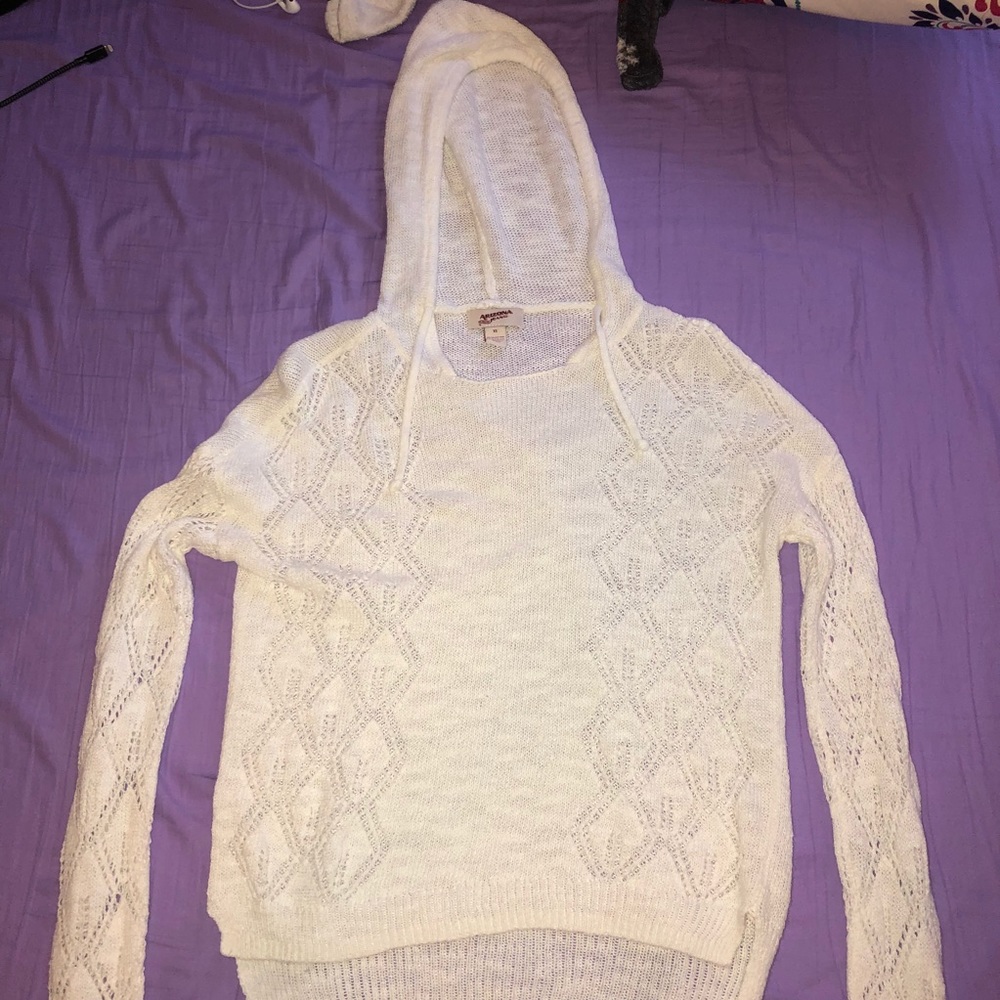 Hooded, knitted white sweater